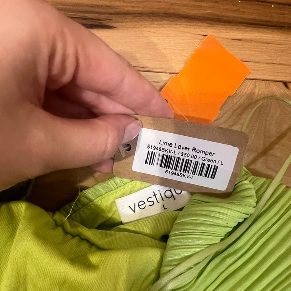 Vestique NWT Lime Lover Romper Pleated Tie Waist Low Back Halter Neck Size L - Picture 5 of 6